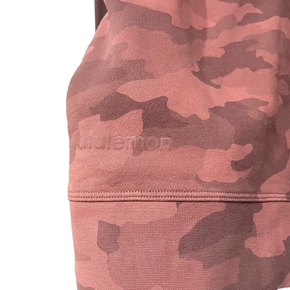 Lululemon Perfectly Oversized Crew Heritage Camo Brier Rose Multi Pink Size 6 - Picture 5 of 6